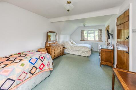 Rose Cottage-bed1.jpg
