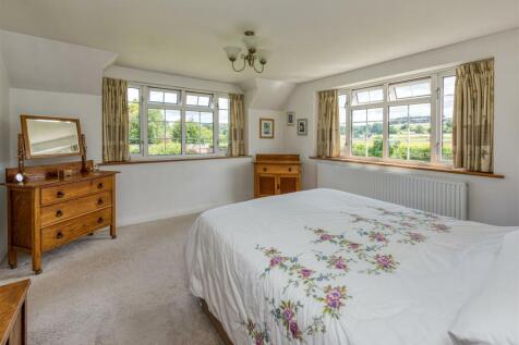 Rose Cottage-bed2.jpg