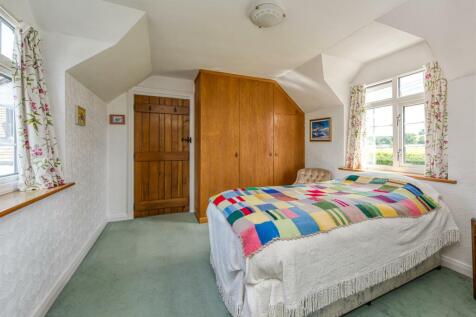 Rose Cottage-bed3.jpg