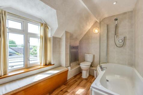 Rose Cottage-bathroom2b.jpg