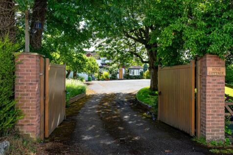 Rose Cottage-gates.jpg