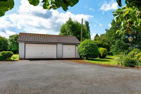 Rose Cottage-garage.jpg