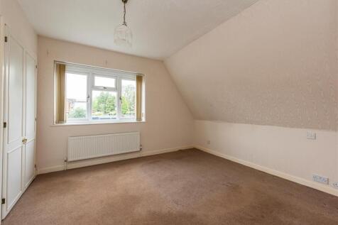 20 Chestnut Drive-Bedroom 1 (2).jpg