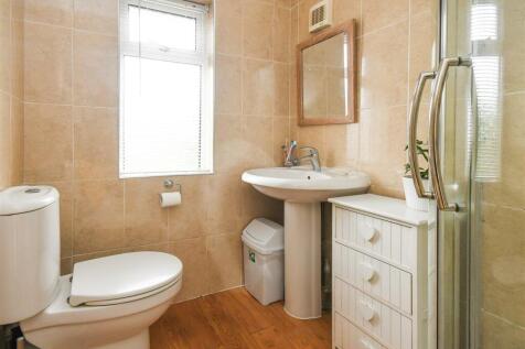 152 Fairview Road - Shower Room.jpg
