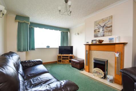 10 Waverley Crescent - Lounge.jpg