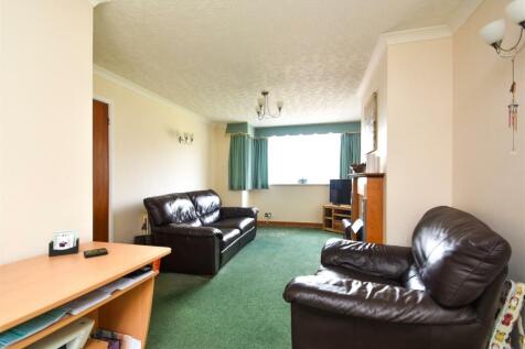 10 Waverley Crescent - Living Dining Room.jpg