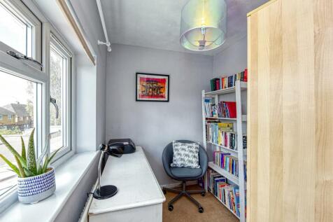 48 Van Diemans Road-bed3.jpg