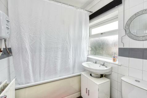 48 Van Diemans Road-bath.jpg