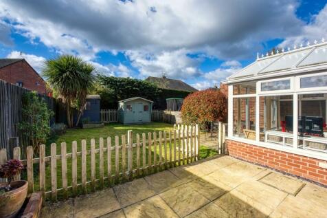 48 Van Diemans Road-gdn.jpg