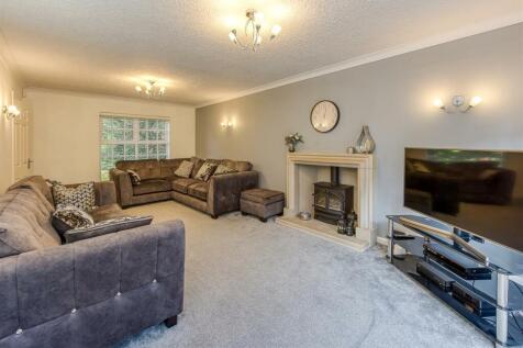 6 Redmoor Gardens-Living Room A.jpg