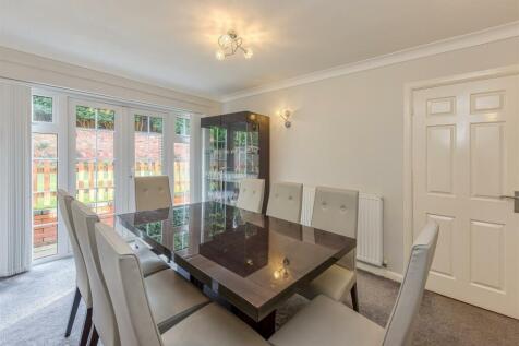 6 Redmoor Gardens-Dining Room.jpg