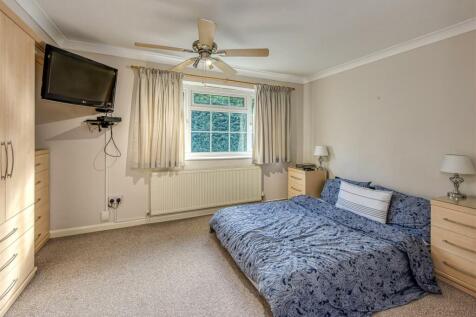 6 Redmoor Gardens-Bedroom 1 A.jpg