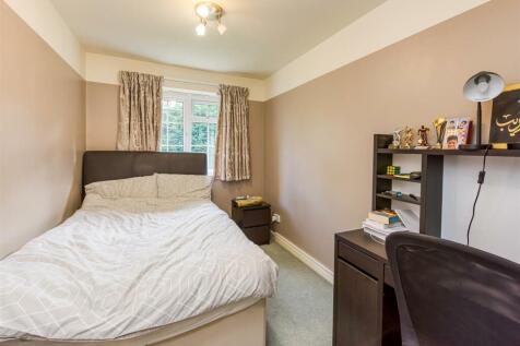 6 Redmoor Gardens-Bedroom 3.jpg