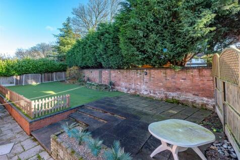 6 Redmoor Gardens-External 3.jpg