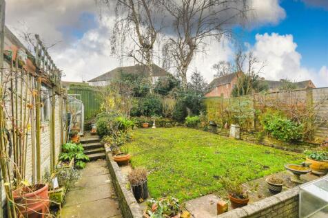 74 Meadow Lane - Garden.jpg