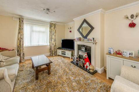 11 Lamb Crescent-Living Room.jpg