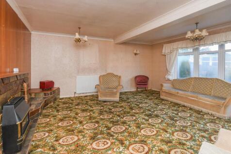 9 Balmoral Drive - Living Room RevA.jpg