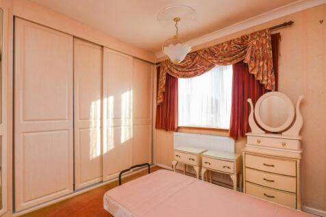 9 Balmoral Drive - Bedroom 2.jpg