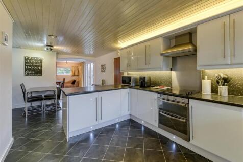 Coppins-kitchen2.jpg