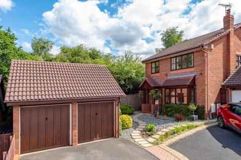 57 Penleigh Gardens-Front3.jpg