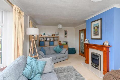 2 Reynolds Close - Sitting Room NEW.jpg