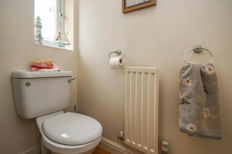 1 Park Avenue-Cloakroom.jpg