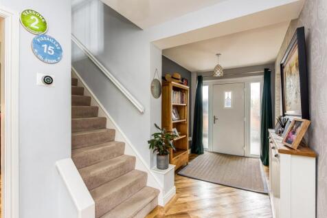 82 Station Road-Hall A.jpg