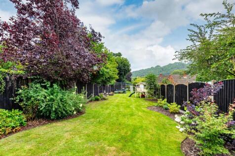 82 Station Road-Garden 1.jpg