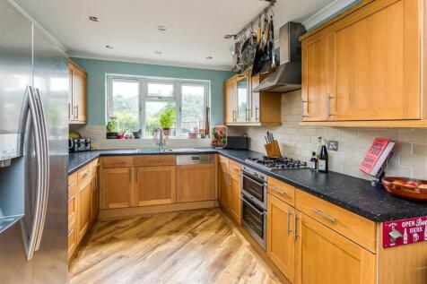 82 Station Road-Kitchen A.jpg