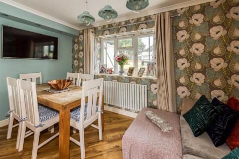 82 Station Road-Dining Room B.jpg