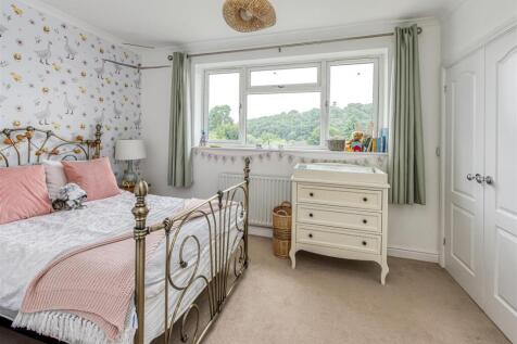 82 Station Road-Bedroom 2.jpg