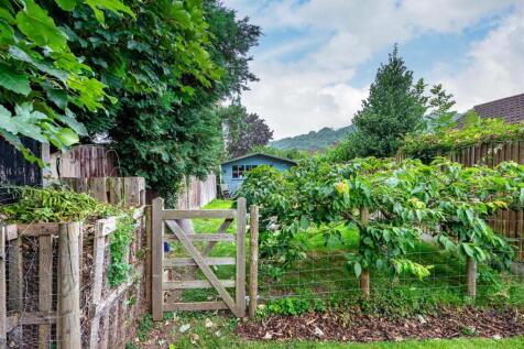 82 Station Road-Garden 7.jpg