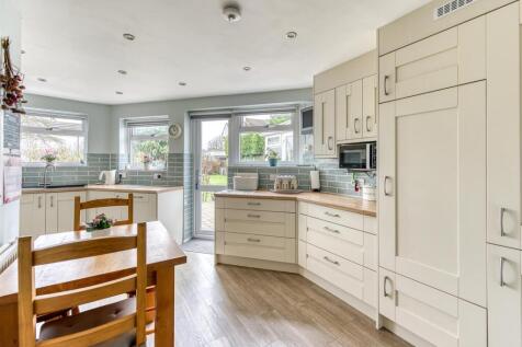 66 Sedgley Road-kitchen3 FEB25.jpg