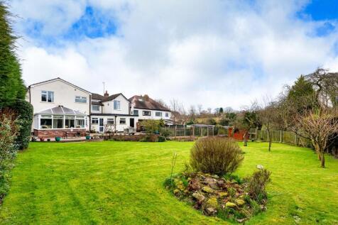 66 Sedgley Road-garden3 FEB25.jpg
