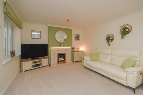7 Griffiths Drive - Living Room.jpg