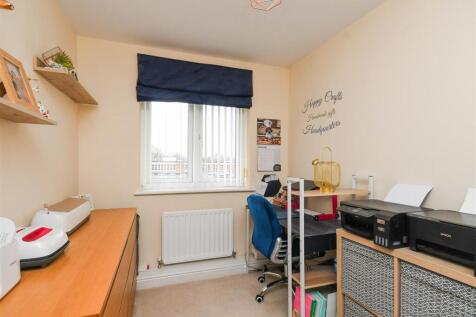 7 Griffiths Drive - Bedroom 4.jpg