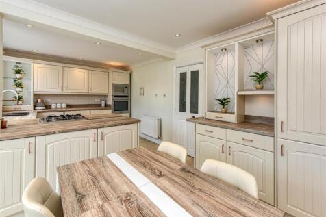 7 Griffiths Drive-kitchen1.jpg