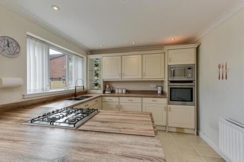 7 Griffiths Drive-kitchen4.jpg