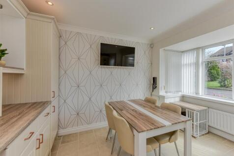 7 Griffiths Drive-kitchen6.jpg