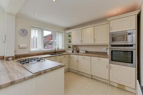 7 Griffiths Drive-kitchen8.jpg