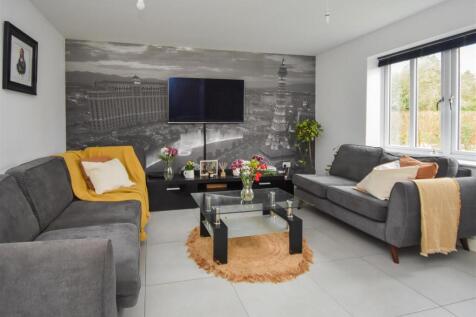 4 Lower Lanes Meadow - Living Room.jpg