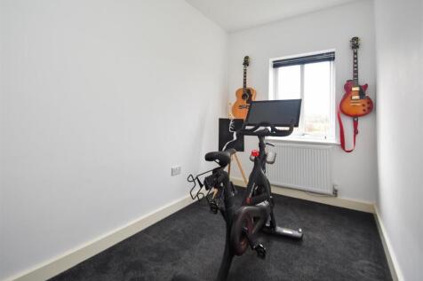4 Lower Lanes Meadow - Bedroom 3.jpg