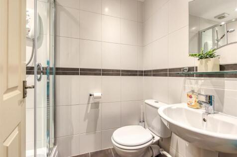 48 Millfields Way-Downstairs shower room FEB25.jpg