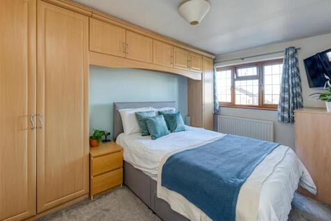 48 Millfields Way-bed1 FEB25.jpg