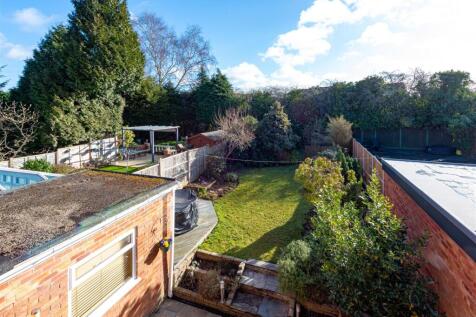 48 Millfields Way-garden FEB25.jpg