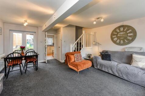 41 Millfields Way-Living Room (2).jpg