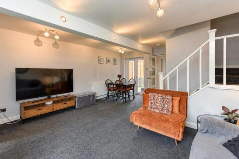 41 Millfields Way-Living Room (3).jpg