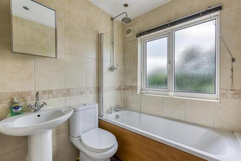 109 Pinfold Lane-Bathroom.jpg
