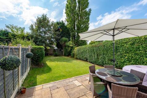 109 Pinfold Lane-Garden 1.jpg