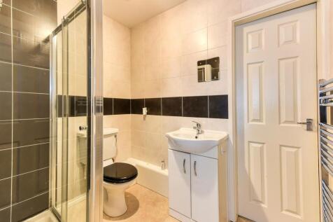 4 Seven Stars-shower room.jpg